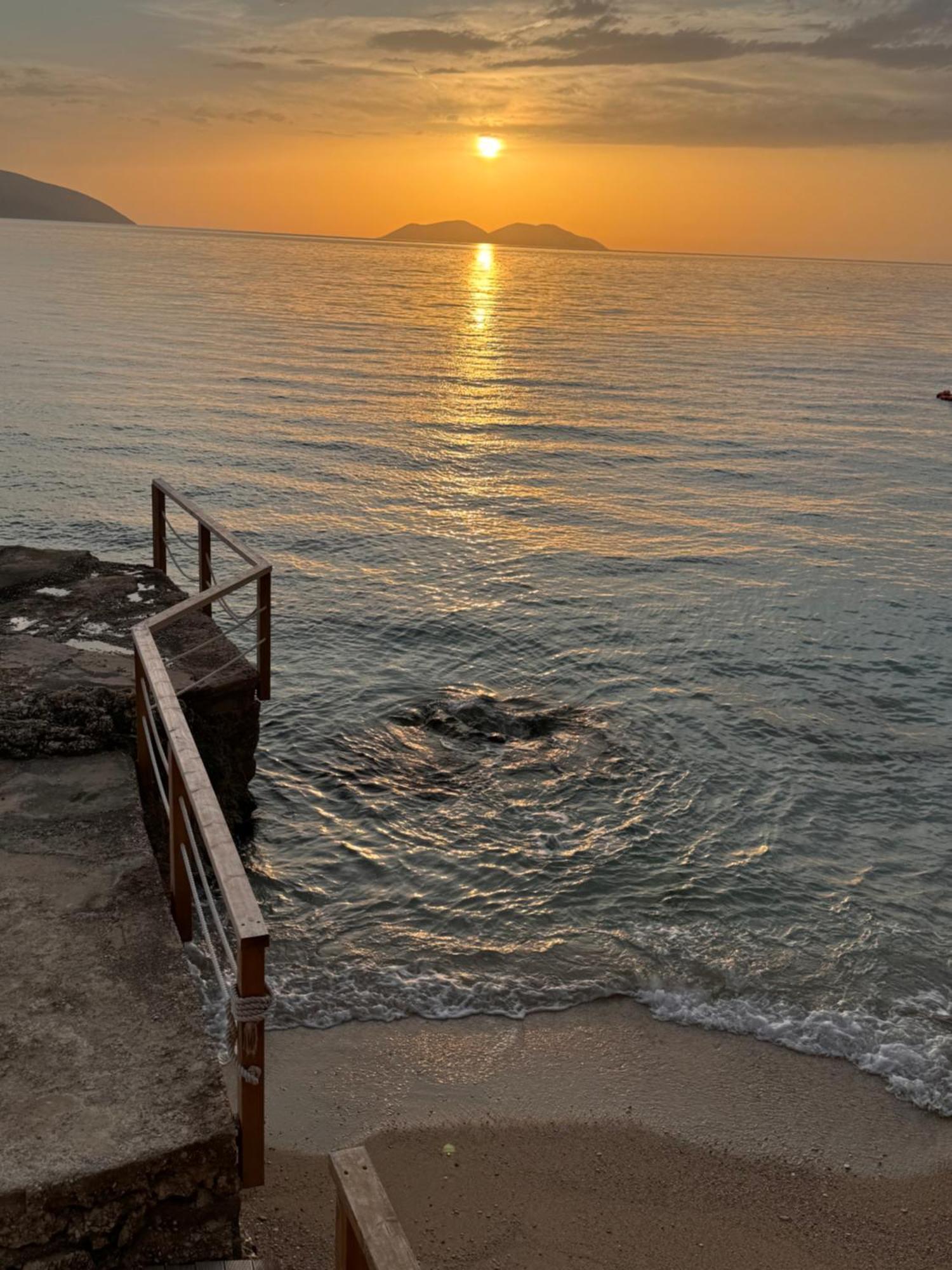 Hotel Kristera Vlorë Exterior foto